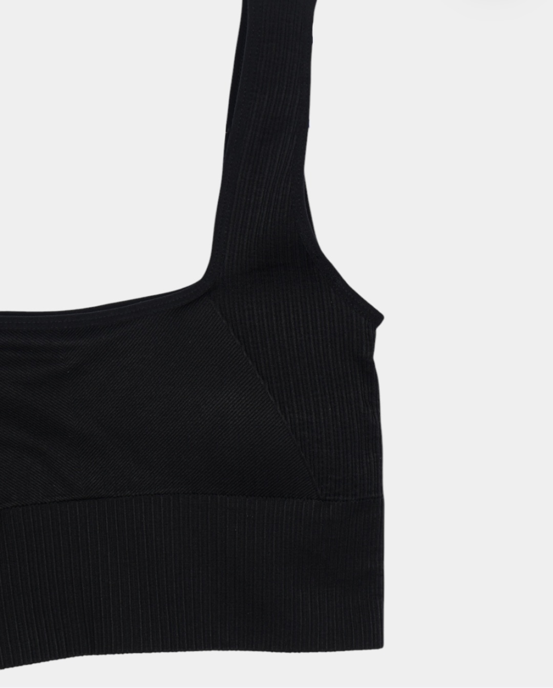 Топ BORN YAMI BRA P20SM014-B черный